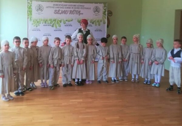 Respublikinis vaikų lietuvių liaudies dainų ir šokių festivalis „Sėjau rūtą“