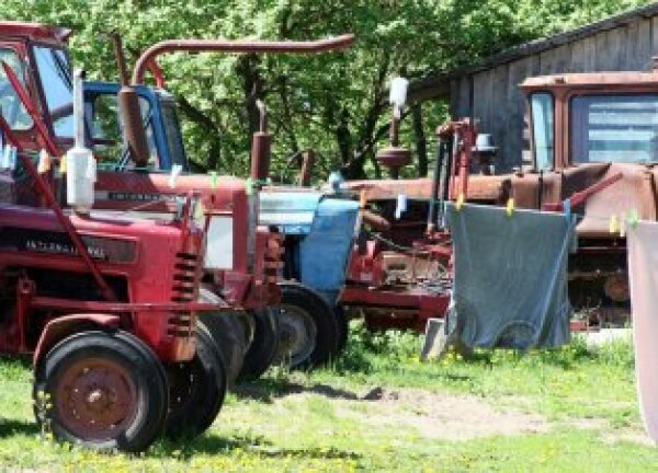 Nuo spalio 1 dienos keičiasi traktorių, savaeigių ir žemės ūkio mašinų registravimo reikalavimai