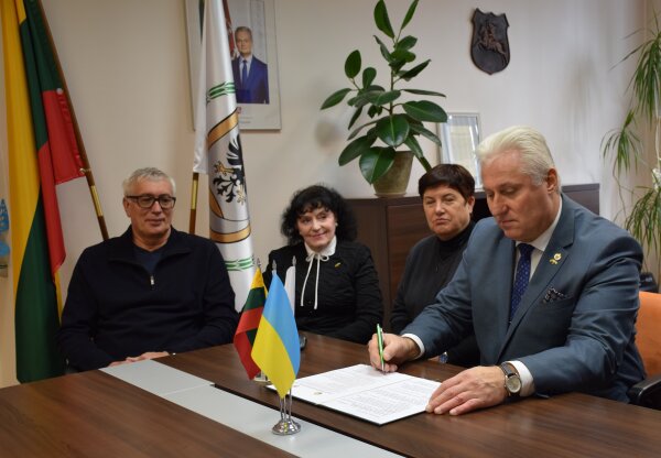 Pasirašyta bendradarbiavimo sutartis su Ukrainos Bojarkos miesto savivaldybe