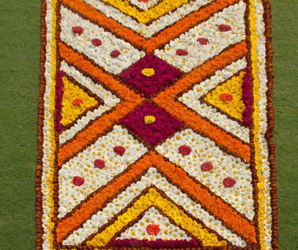 Registruotis ir dalyvauti kviečia tradicinis Tarptautinių floristinių kilimų konkursas...