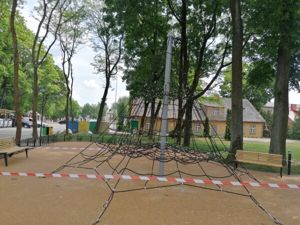 Dėl Biržų miesto Rotušės gatvėje esančios vaikų žaidimų aikštelės