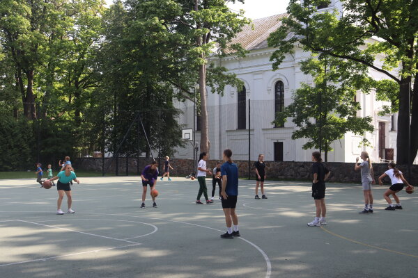 Vaikų vasaros užimtumo stovyklą „Sportas ir poilsis“