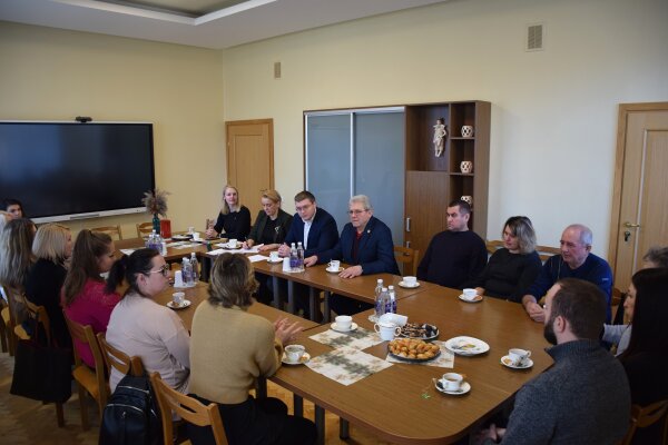 Savivaldybės meras pakvietė Biržų rajone gyvenančias ukrainiečių šeimas pusryčių