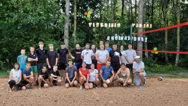 Įgyvendintas neformalios jaunimo grupės projektas "Tinklinio vasara Ančiškiuose"